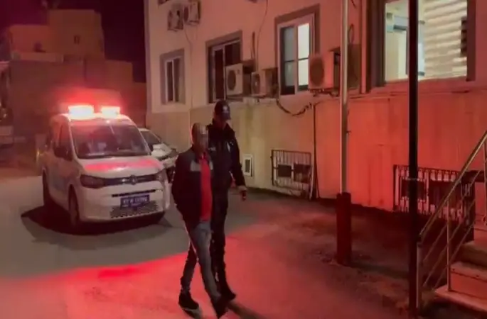 Adana’da 18 yıl 11 ay hapis cezasıyla aranan firari yakalandı
