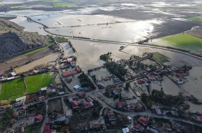 Adana’da afetin boyutu havadan görüntülendi

