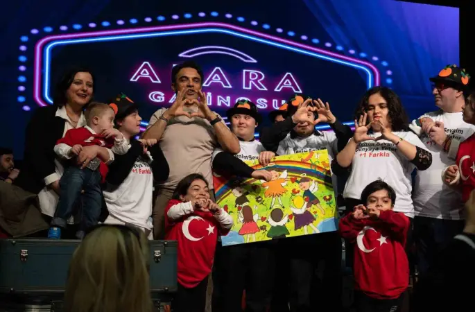 Adana’da özel ihtiyaçlı çocuklar sanatçı Uğur Aslan ile buluştu
