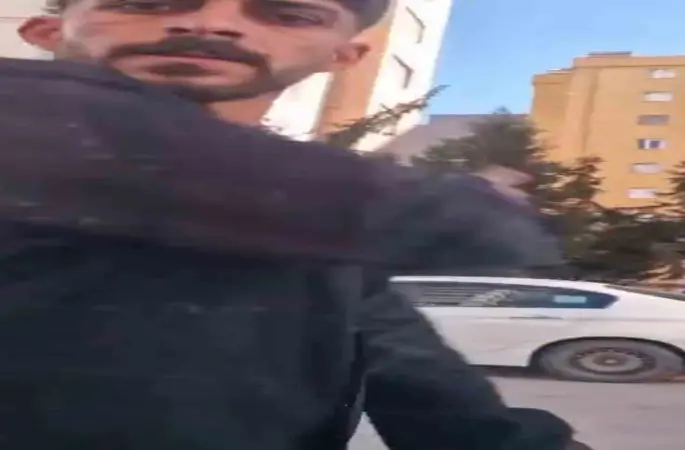 Adana’da trafikte yol verme kavgasında aracın önünü kesip saldırdılar
