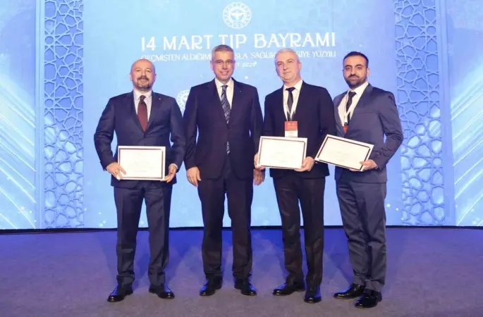 Adanalı sağlıkçılara "Yılın Hekimi" ve "Yılın Sağlık Çalışanı" ödülü

