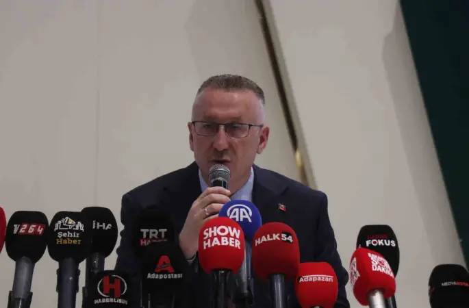 Adapazarı Belediye Başkanı Işıksu: "Ömrüm boyunca birçok kumpasla karşılaştım ama bu derece alçakça, planlı bir saldırıyla ilk kez karşılaşıyorum"
