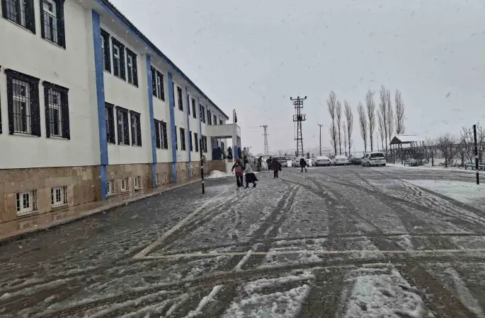 Adıyaman’ın ilçelerinde taşımalı eğitime kar engeli
