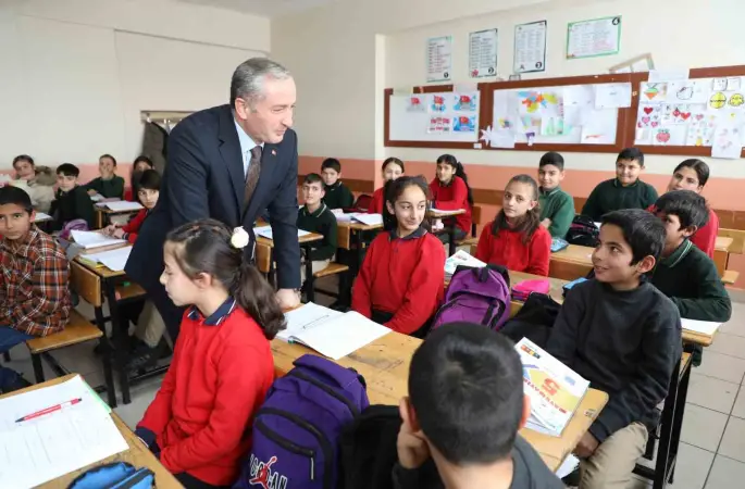 Ağrı Milli Eğitim Müdürü Kökrek, Eleşkirt’te eğitim çalışmalarını inceledi
