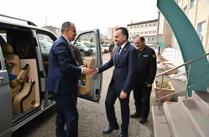 Ağrı Valisi Bozkurt’tan Erzurum’da yoğun temas trafiği
