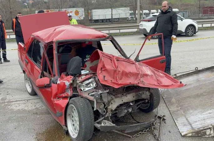 Ailesine veda mesajı atan 19 yaşındaki sürücü tankerle çarpışarak hayatını kaybetti
