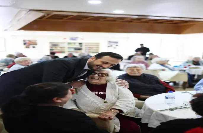 AK Parti İstanbul İl Başkanı Abdullah Özdemir’den huzurevinde duygulandıran buluşma
