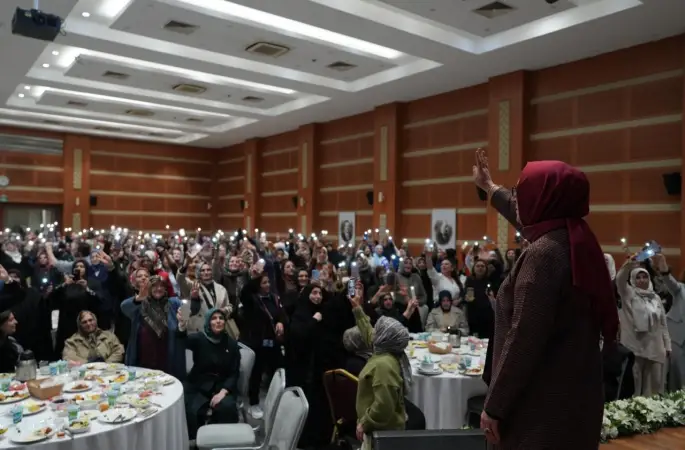 AK Parti İstanbul İl Kadın Kolları Başkanlığı tarafından kadın kolları mahalle başkanlarına yönelik iftar programı düzenlendi
