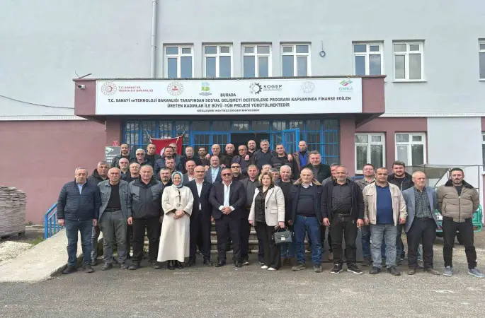 AK Parti Manyas ilçe teşkilatı muhtarlarla istişare toplantısı yaptı
