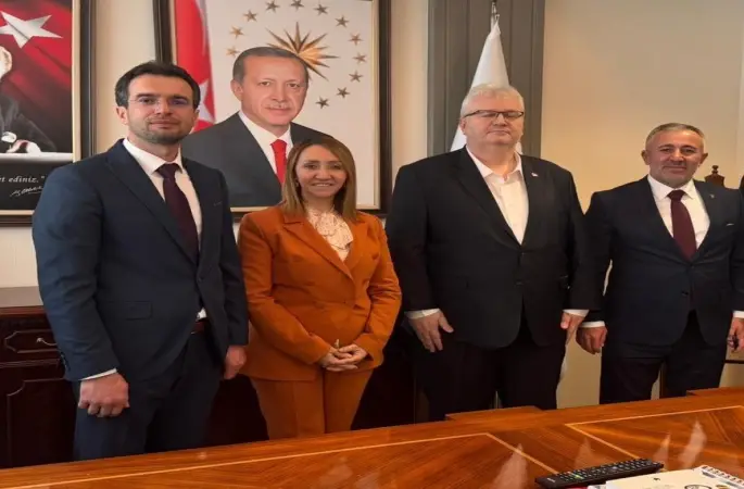 AK Partili belediye başkanları ilçelerin talepleri bakanlıklara taşıdı
