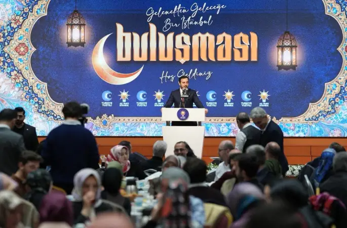 AK Parti’nin "Gelenekten Geleceğe İftarı"nda 400 usta sanatçı bir araya geldi
