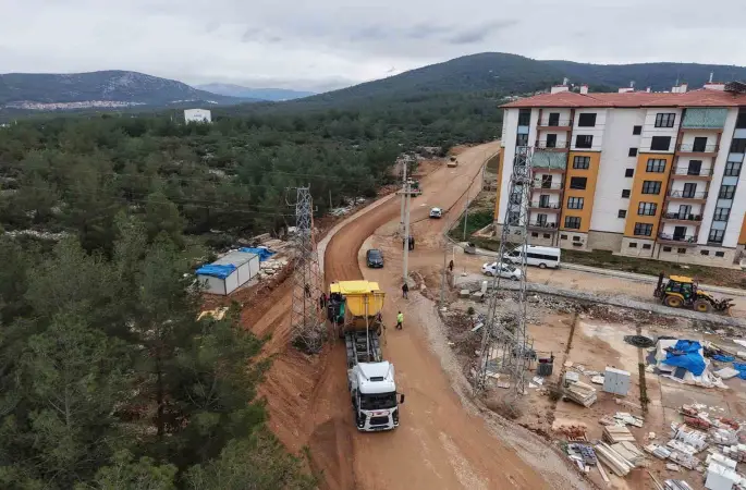 Akçaova TOKİ girişi yol çalışmaları devam ediyor
