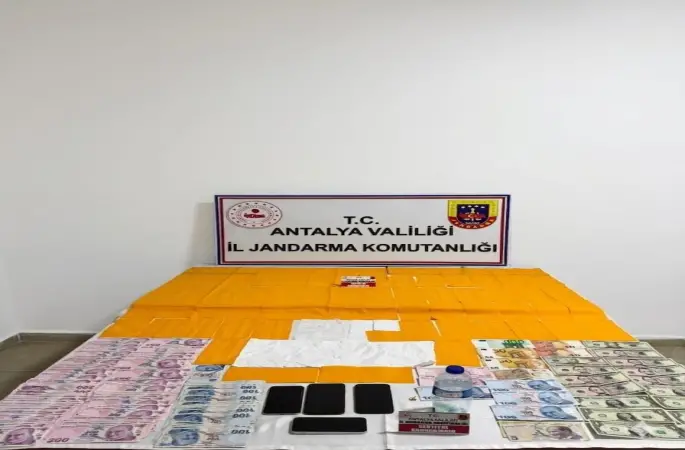 Alanya’da 75 bin kullanımlık uyuşturucu madde ele geçirildi: 2 gözaltı
