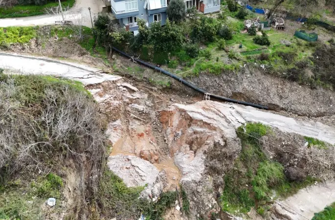 Alanya’da sağanak sonrası korkutan manzara
