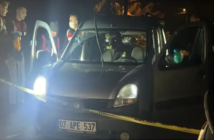 Alanya’da seyir halindeki araca silahlı saldırı: 1 ölü

