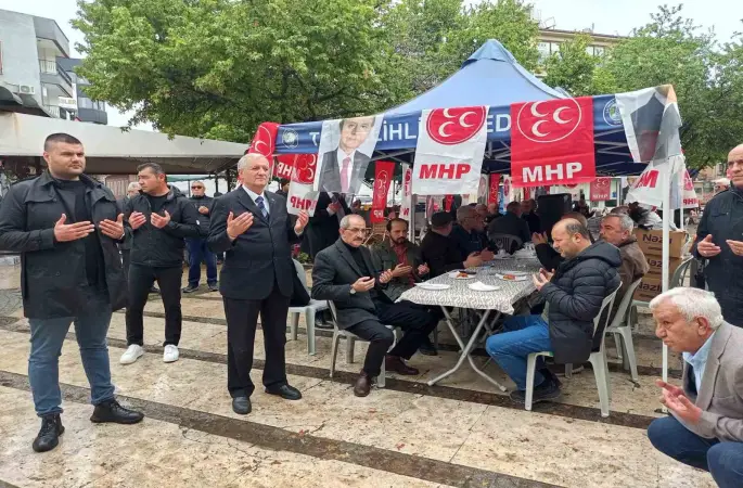 Alparslan Türkeş Salihli’de dualarla anıldı
