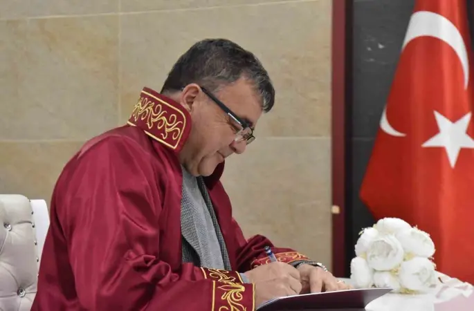 Altıeylül’de yeni evlenecek çiftelere 10 bin TL destek
