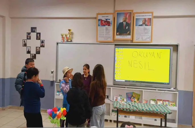 Altıntaş’ta öğrenciler kitapları drama ile canlandırdı
