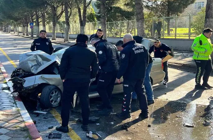 Amcasının aracını izinsiz aldı, kaçarken kaza yaptı
