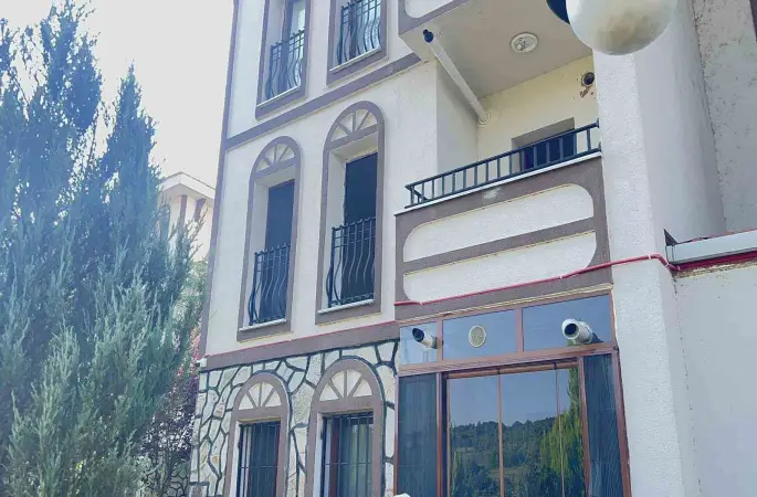 Annesi ve anneannesini baltayla parçalara ayıran sanığa iki kez müebbet
