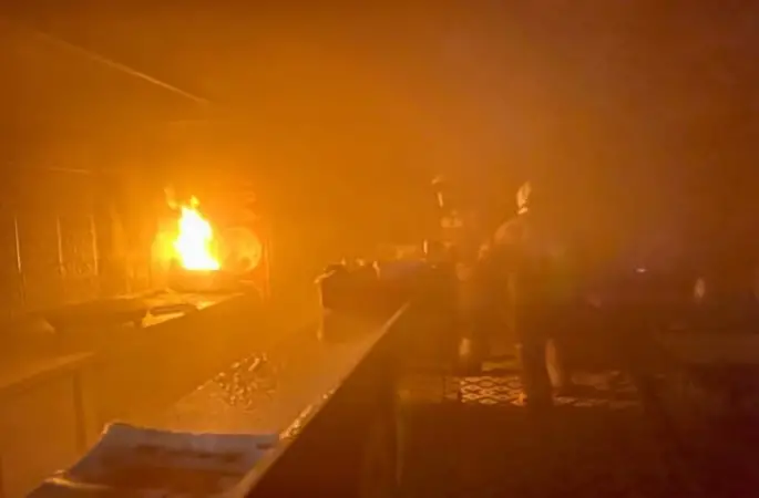 Antakya’da kızartma makinesinden çıkan yangında dönercide alevler yükseldi
