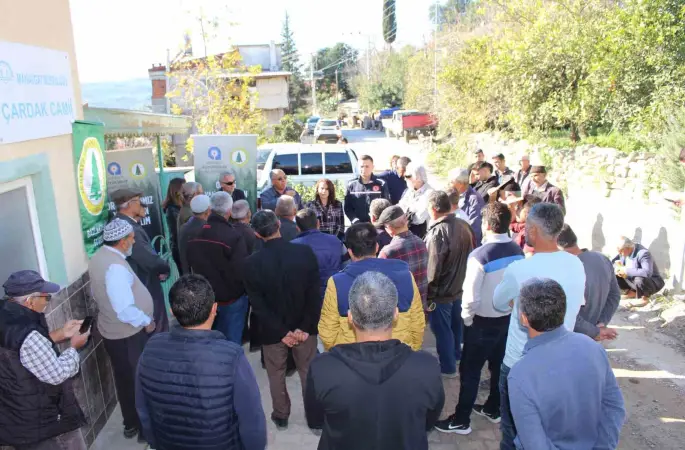 Antalya Büyükşehir Belediyesi orman yangınlarıyla mücadelesini sürdürüyor
