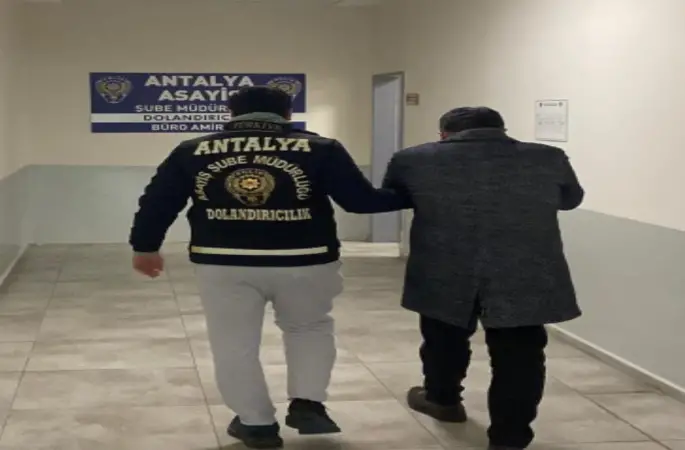 Antalya’da 2 milyon liralık boya malzemesi vurgunu
