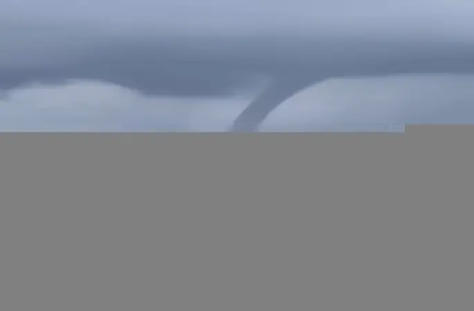 Antalya’da korkutan hortum karaya ulaşmadan kayboldu
