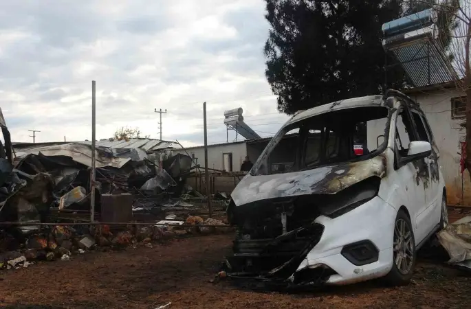 Antalya’da yangın faciası sera işçisi anne ve 5 çocuğu hayatını kaybetti
