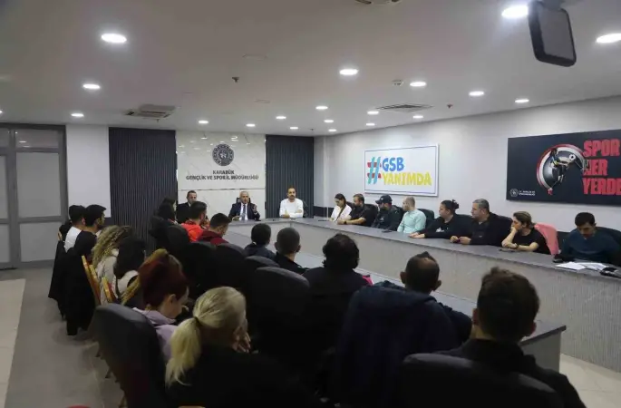 Antrenörlerle değerlendirme toplantısı düzenlendi
