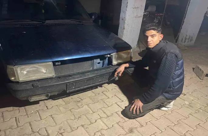 Arkadaşına selam vermek için bastığı kornadan ses çıkmayınca çalındığını fark etti
