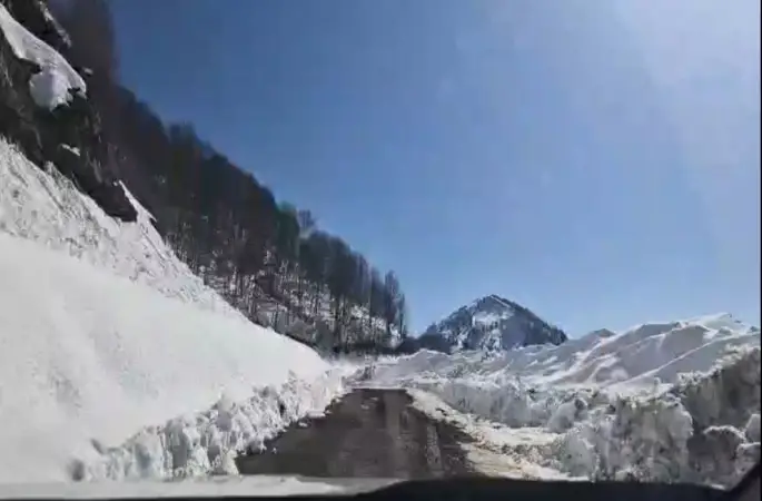 Artvin’de Macahel geçidi yeniden ulaşıma açıldı
