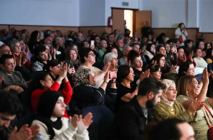 Aşık Veysel türküleri Aliağa’da yankılandı
