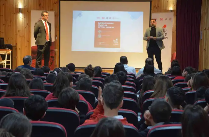 "Asrın felaketi"nin yıl dönümünde öğrencilere deprem eğitimi
