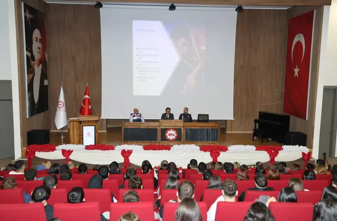 ATÜ’de öğrenciler İBAN dolandırıcılığına karşı bilgilendirildi
