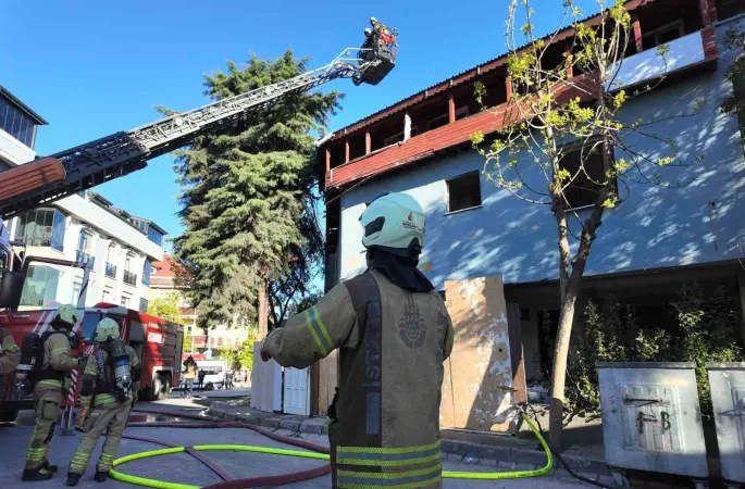 Avcılar’da metruk binada yangın
