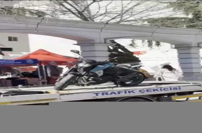 Avcılar’da polis çevirmesine giren motosikletliye 226 bin lira ceza kesildi
