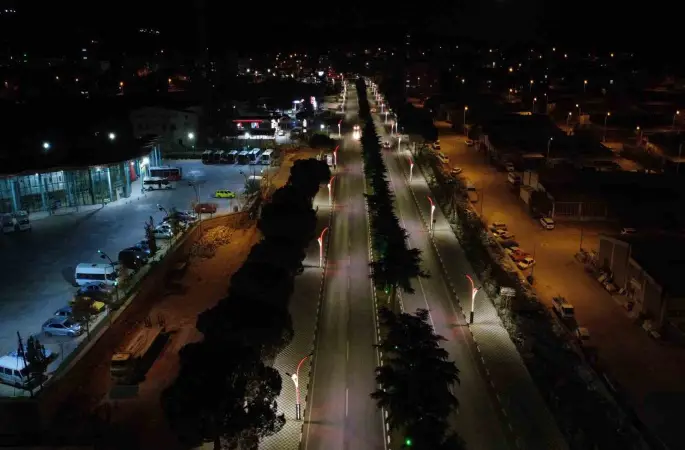 Ay-yıldızlı ışıklar Demirci’yi aydınlattı
