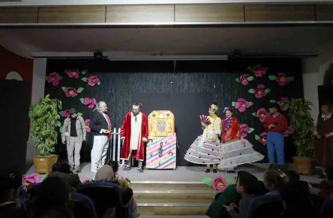 Aydın Büyükşehir Belediyesi’nden çocuklara tiyatro şöleni
