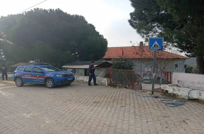 Aydın’da jandarma ekipleri okul önlerindeki güvenlik tedbirlerini arttırdı
