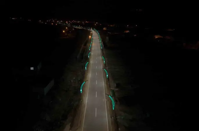 Aydınlatma çalışmasıyla Aydınlar beldesinin çehresi değişti
