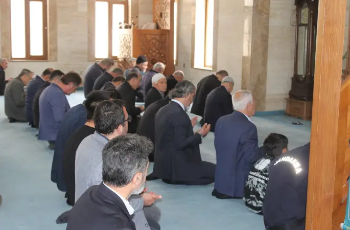 Ayla Kara ve öğrencileri Kula’da dualarla anıldı
