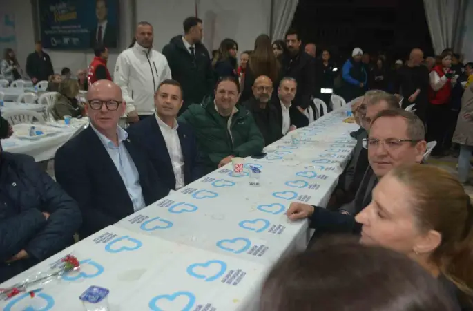 Ayvalık’ta Büyükşehir Belediyesi’nden dev iftar
