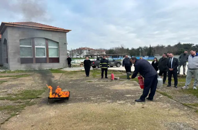 Babaeski Gençlik ve Spor Müdürlüğü personeline yangın söndürme eğitimi
