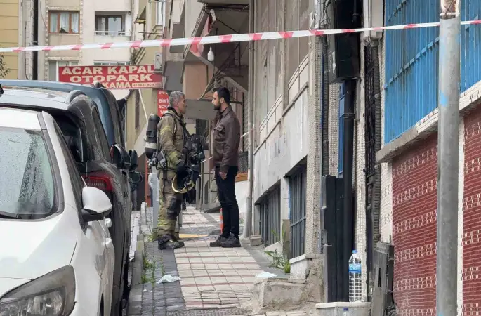 Bağcılar’da yangın tüpü dolumu yapılan iş yerine gaz sızıntısı: 2 işçi 6 sağlık çalışanı zehirlendi
