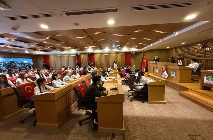 Bahçelievler’de 23 Nisan’a özel Çocuk Meclisi oturumu: "Atamızın izindeyiz"
