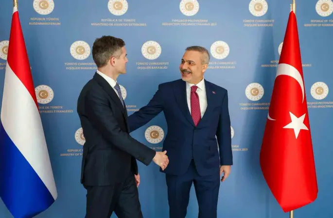 Bakan Fidan, Hollandalı mevkidaşı Berendsen ile görüştü
