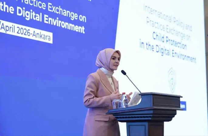 Bakan Göktaş: "Dijital ortamları hukuk, etik, eğitim ve sosyal politika boyutlarıyla birlikte ele almak zorundayız"
