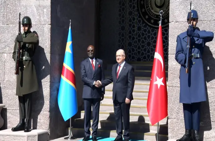 Bakan Güler, Kongo Demokratik Cumhuriyeti Cumhurbaşkanı Yardımcısı Muadiamvita ile görüştü
