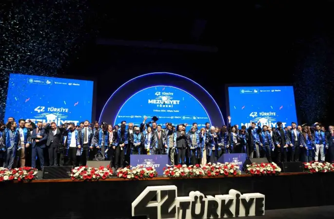 Bakan Kacır, yeni nesil 407 yazılımcı gencin heyecanını paylaştı
